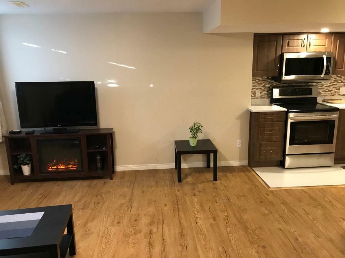 Self Check-In Spacious Apartment With Full Kitchen Ottawa Exterior photo